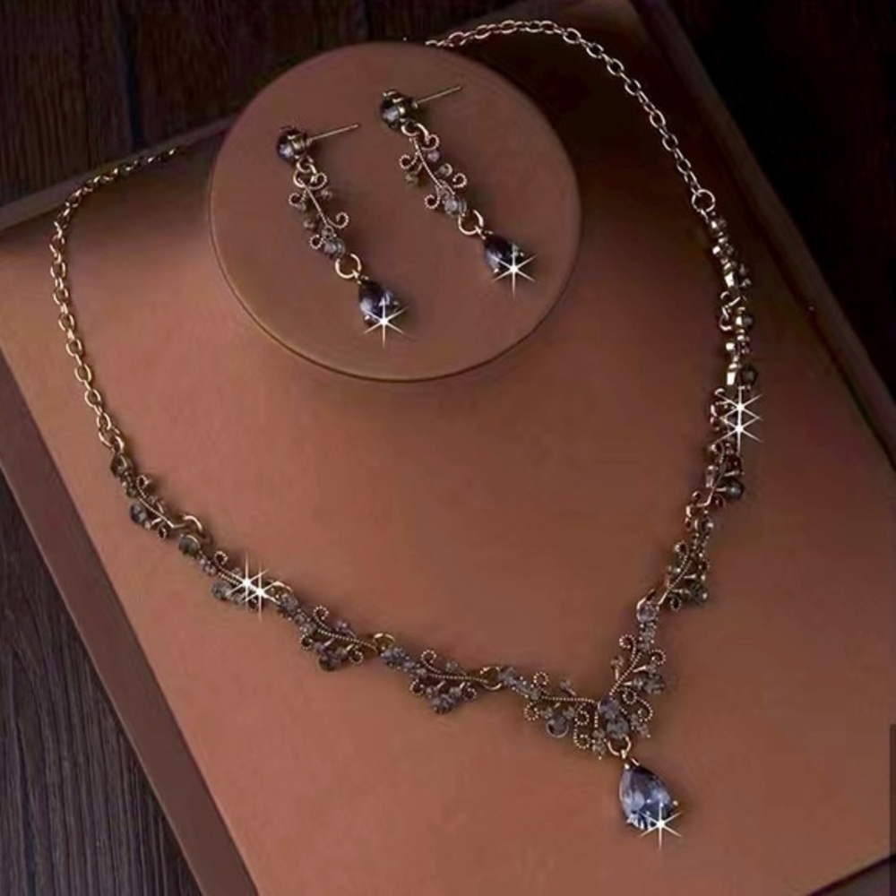 Elegant Black Zircon Necklace And Earrings Set